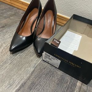 Gorgeous Faux Leather black heels. 7.5 wide width